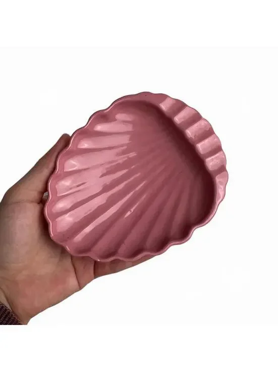 Vintage Pink Ceramic Shell Shaped Trinket or Soap Dish - Picture 2 of 3